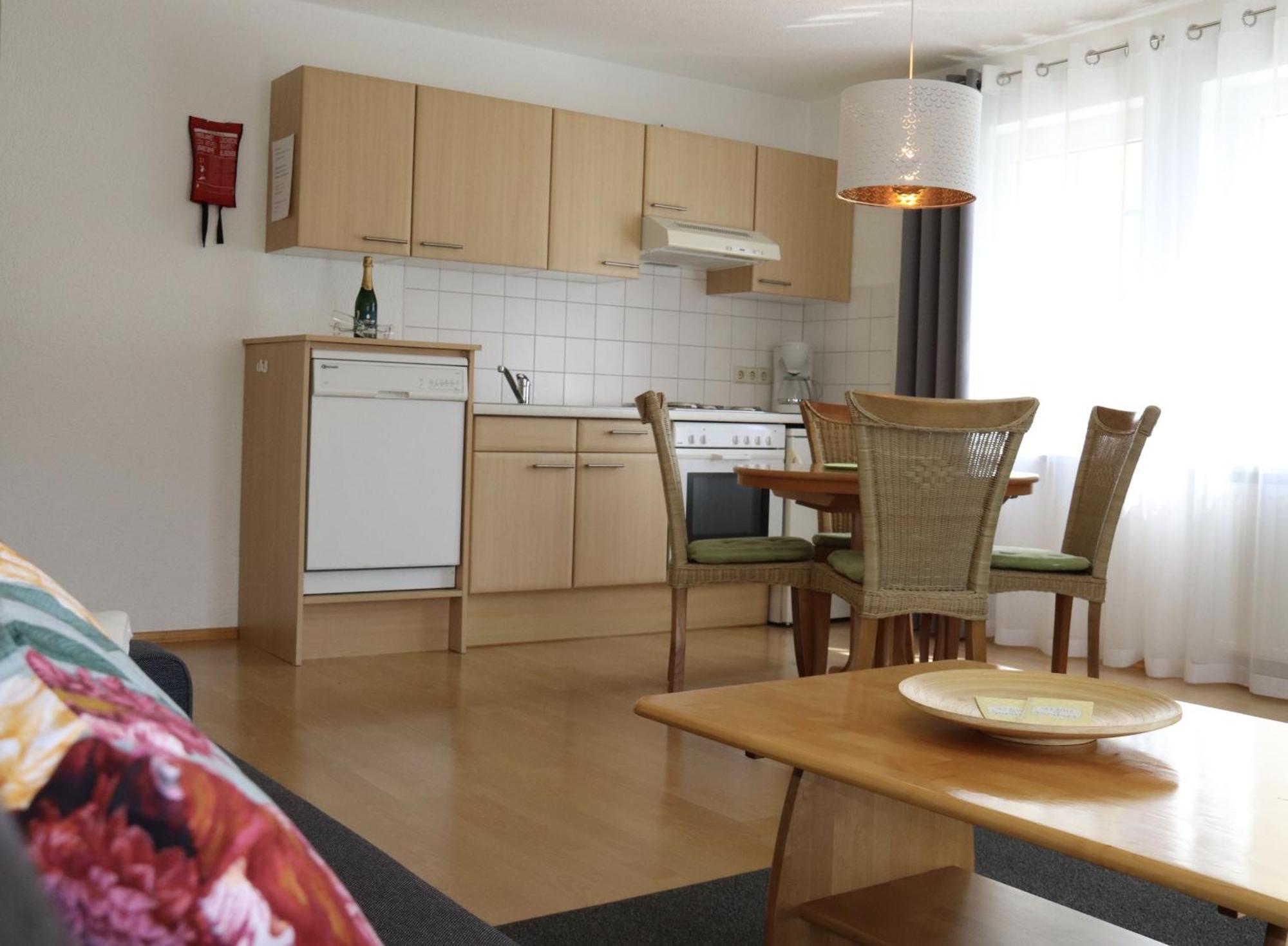 Gaestehaus Maeder Am Hafen Uhldingen-Muehlhofen Room photo